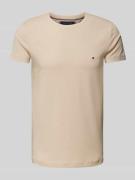 Tommy Hilfiger Slim Fit T-Shirt mit Logo-Stitching in Beige, Größe L