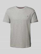 Tommy Hilfiger Slim Fit T-Shirt mit Rundhalsausschnitt in Hellgrau, Gr...