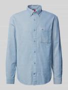 Tommy Jeans Regular Fit Cordhemd mit Button-Down-Kragen in Rauchblau, ...