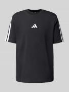 ADIDAS SPORTSWEAR T-Shirt mit Logo-Stitching in Black, Größe L