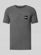 BOSS T-Shirt mit Label-Print und Rundhalsausschnitt in Anthrazit Melan...