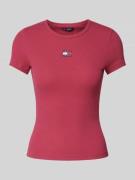 Tommy Jeans T-Shirt mit Label-Stitching in Bordeaux, Größe M