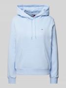 Tommy Jeans Hoodie mit Logo-Stitching in Hellblau, Größe XS