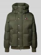 Tommy Jeans Steppjacke mit Label-Stitching in Oliv, Größe XL