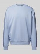 Calvin Klein Jeans Oversized Sweatshirt aus Baumwoll-Mix in Hellblau, ...