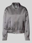 mbyM Bomberjacke mit seitlichen Eingrifftaschen Modell 'Salita' in Mit...