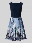 Swing Knielanges Cocktailkleid im Stufen-Look in Marine, Größe 44