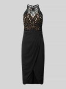Lipsy Cocktailkleid mit Häkelspitze in Black, Größe 32
