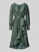 Swing Cocktailkleid mit Bindegürtel in Gruen, Größe 32