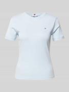 Tommy Hilfiger Slim Fit T-Shirt mit Label-Detail in Hellblau, Größe XX...