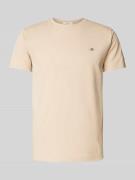 Gant Slim Fit T-Shirt mit Label-Stitching in Beige, Größe 4XL