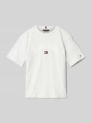 Tommy Hilfiger Teens T-Shirt mit Label-Stitching Modell 'VARSITY' in O...