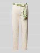 Christian Berg Woman Slim Fit Chino mit Bindegürtel in Ecru, Größe 42