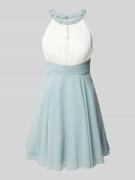 Jake*s Cocktail Cocktailkleid mit Ziersteinbesatz in Schilf, Größe 38