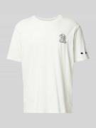 CHAMPION T-Shirt mit Label-Detail in Ecru, Größe L
