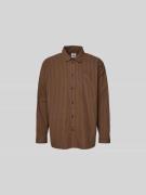 Wood Wood Relaxed Fit Freizeithemd mit Brusttasche in Mittelbraun, Grö...