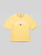 Tommy Hilfiger Teens T-Shirt mit Label-Print in GELB, Größe 128