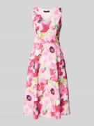 Vera Mont Cocktailkleid mit V-Ausschnitt in Rot, Größe 42