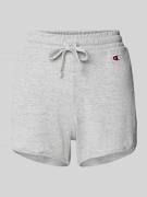 CHAMPION Sweatshorts mit Label-Detail in Hellgrau, Größe S