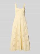 Bardot Cocktailkleid mit Lochstickerei Modell 'LILAH' in Hellgelb, Grö...