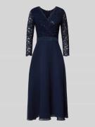 Swing Cocktailkleid mit Spitzenbesatz in Marine, Größe 34