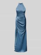 Luxuar Abendkleid mit Raffungen und Gehschlitz in Rauchblau, Größe 34