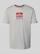 Alpha Industries T-Shirt mit Label-Print und Rundhalsausschnitt in Hel...