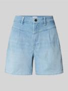 Rich & Royal Relaxed Fit Jeansshorts mit Bundfalten in Hellblau, Größe...