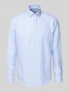 Christian Berg Men Regular Fit Business-Hemd mit Kentkragen in Bleu, G...