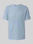 CHAMPION T-Shirt mit Logo-Stitchings und Rundhalsausschnitt in Rauchbl...