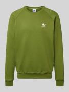 adidas Originals Sweatshirt mit Label-Stitching in Oliv, Größe XS