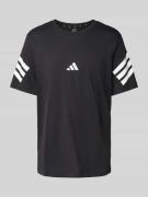 adidas Sportswear T-Shirt mit Label-Print in Black, Größe L