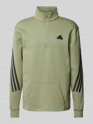 adidas Sportswear Sweatshirt mit Känguru-Tasche in Oliv, Größe L
