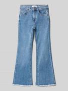 Mango Flared Fit Jeans mit Logo-Patch in Blau, Größe 128