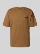 REVIEW T-Shirt mit Logo und Rundhalsausschnitt in Mittelbraun, Größe L