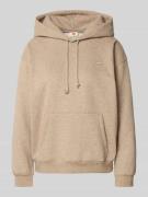 Levi's® Hoodie mit Label-Patch und Känguru-Tasche in Taupe, Größe M