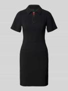 HUGO Eng anliegendes Etuikleid mit Umlegekragen Modell 'KALIMBA' in Bl...