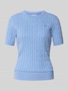 Gant Strickshirt mit Rundhalsausschnitt und Logo-Stitching in Hellblau...