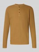 Superdry Longsleeve mit Strukturmuster und Knopfleiste in Camel, Größe...