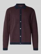 Christian Berg Men Regular Fit Strickjacke mit Umlegekragen in Metalli...