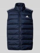 adidas Sportswear Regular Fit Steppweste mit Daunen-Feder-Füllung in D...