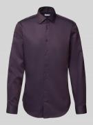 Jake*s Slim Fit Business-Hemd mit Knopfleiste in Aubergine, Größe 37/3...