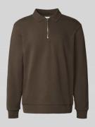 Lindbergh Relaxed Fit Poloshirt mit Label-Detail in Schlamm, Größe L