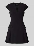 Guess Minikleid mit V-Ausschnitt Modell 'JOANDRA' in Black, Größe M
