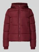 Pieces Regular Fit Steppjacke mit Kapuze Modell 'BEE NEW' in Dunkelrot...