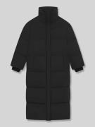 BOSS Orange Regular Fit Steppmantel mit Stehkragen in Black, Größe 40