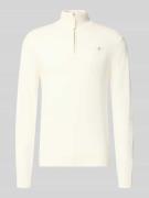 Gant Regular Fit Pullover mit Strick-Optik aus reiner Lammwolle in Off...