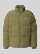 Lacoste Regular Fit Daunenjacke mit Stehkragen und integrierter Kapuze...