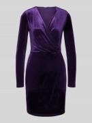 mbyM Knielanges Kleid mit V-Ausschnitt Modell 'MADENA' in Lila, Größe ...