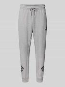 adidas Sportswear Sweatpants mit elastischem Bund und Logo in Mittelgr...
